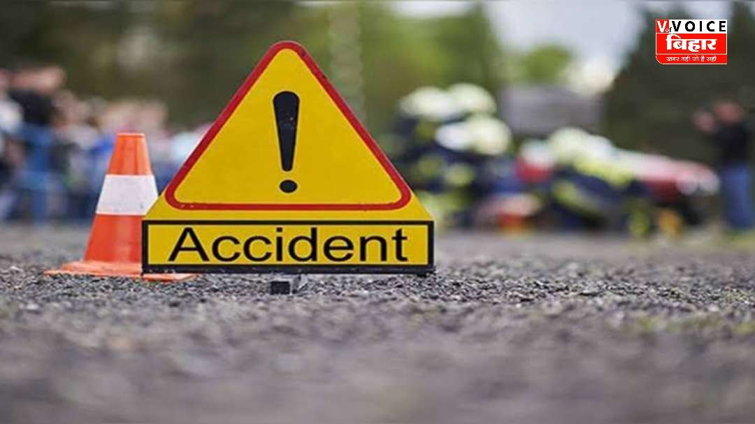 भीषण सड़क हादसे में 3 लोगों की दर्दनाक मौत : झारखंड से यूपी जा रही कार खड़े ट्रक में जा घुसी