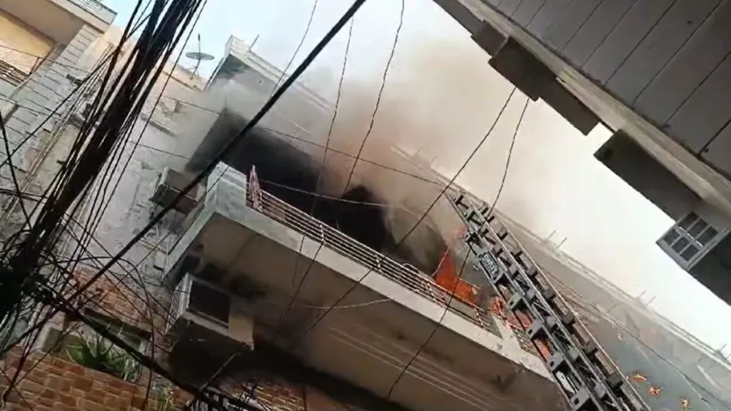 22 10 2023 delhi fire 10 23562514