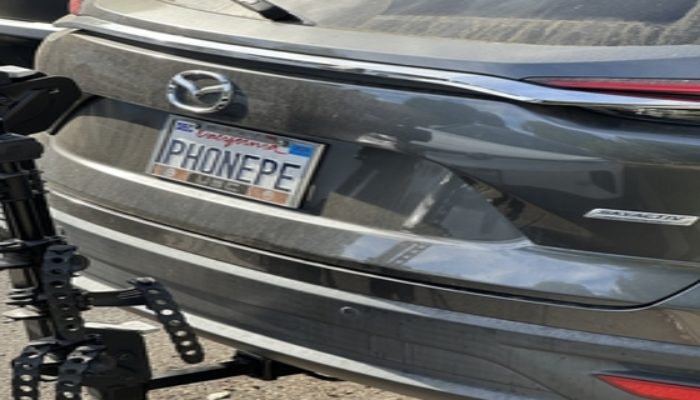 America phone pe licence plate car