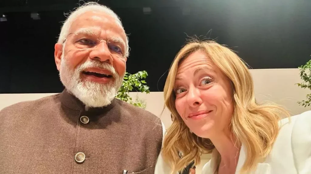 02 12 2023 modi and meloni selfie 23594882