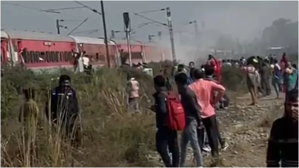 20 12 2023 bihar train fire 23609448 15455217