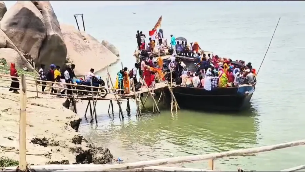 Boat in ganga