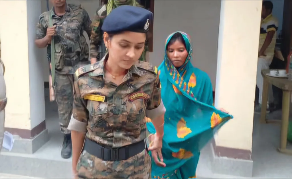 Lady naxal arrested