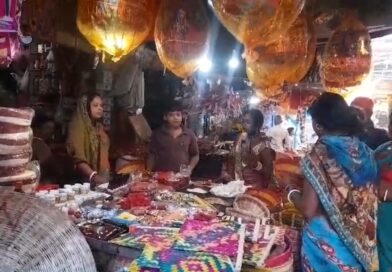 भागलपुर : वट सावित्री पूजा को लेकर बाजार में महिलाओं की उमड़ी भीड़