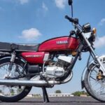 225cc की दमदार इंजन वाली Yamaha RX100 बाइक, लेटेस्ट फिचर्स के साथ देखें शोरूम कीमत