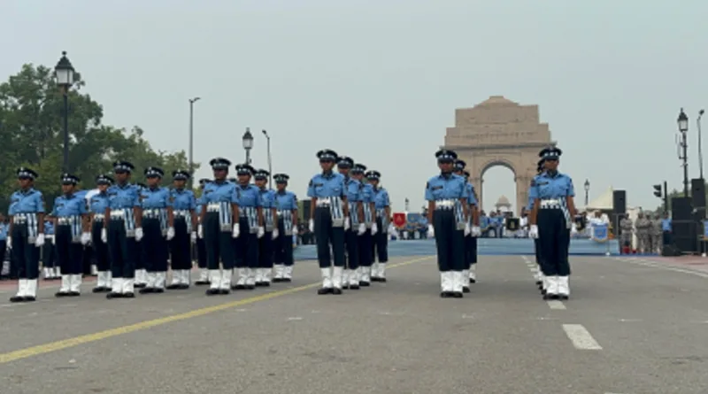 भारतीय वायु सेना की अग्निवीरवायु महिलाएं करगिल दिवस के अवसर पर इंडिया गेट पर पहली ऑल वीमेन ड्रिल टीम गठित करने के लिए एकत्रित हुई