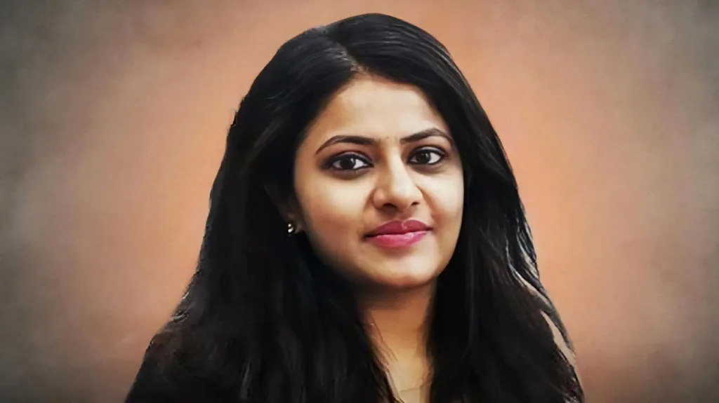 IAS POOJA KHEDKAR