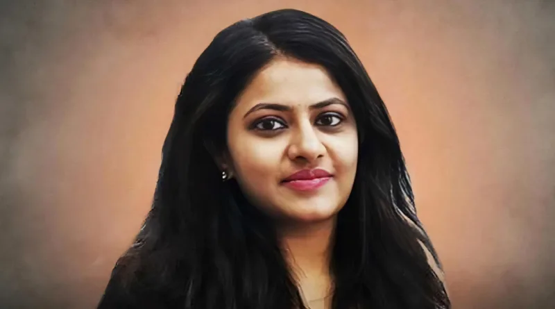 IAS POOJA KHEDKAR