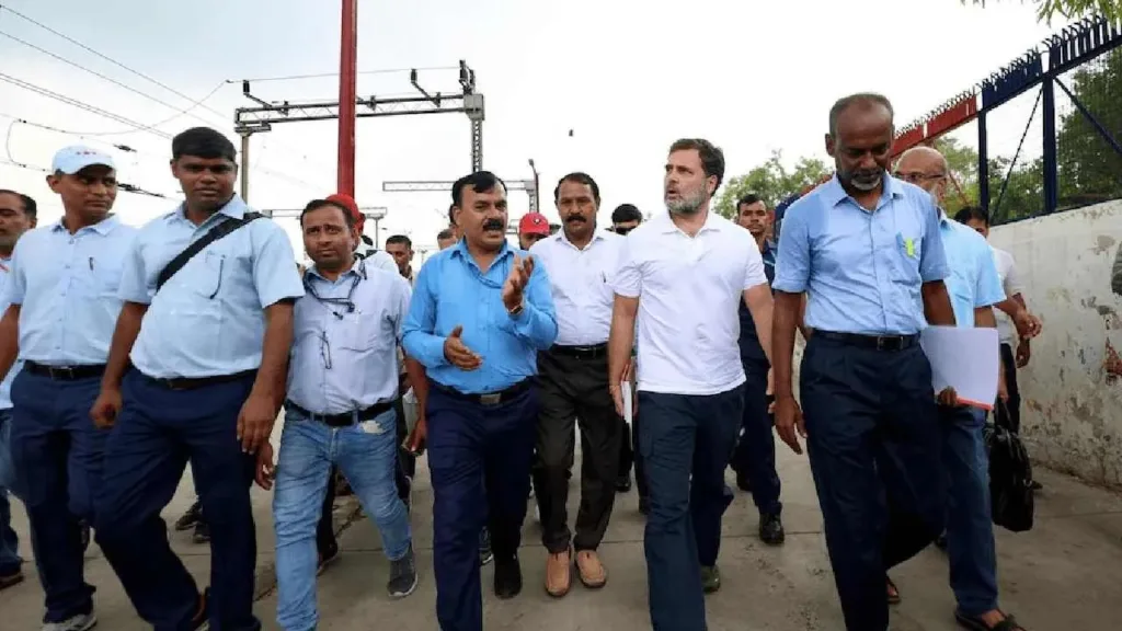 Rahul gandhi with loco pilot