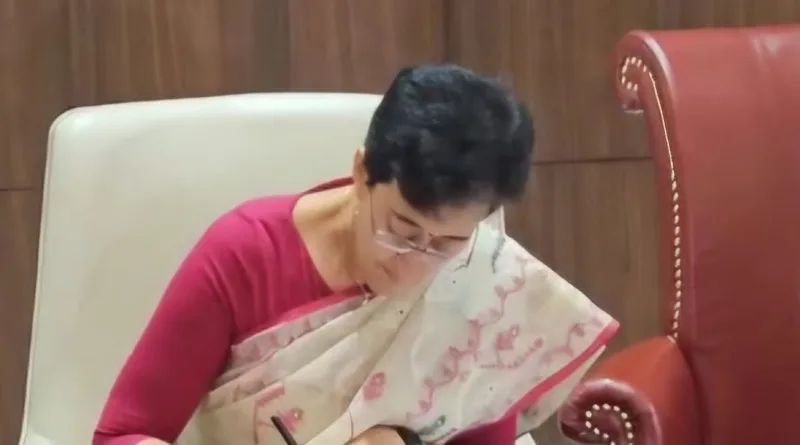 Aatishi cm