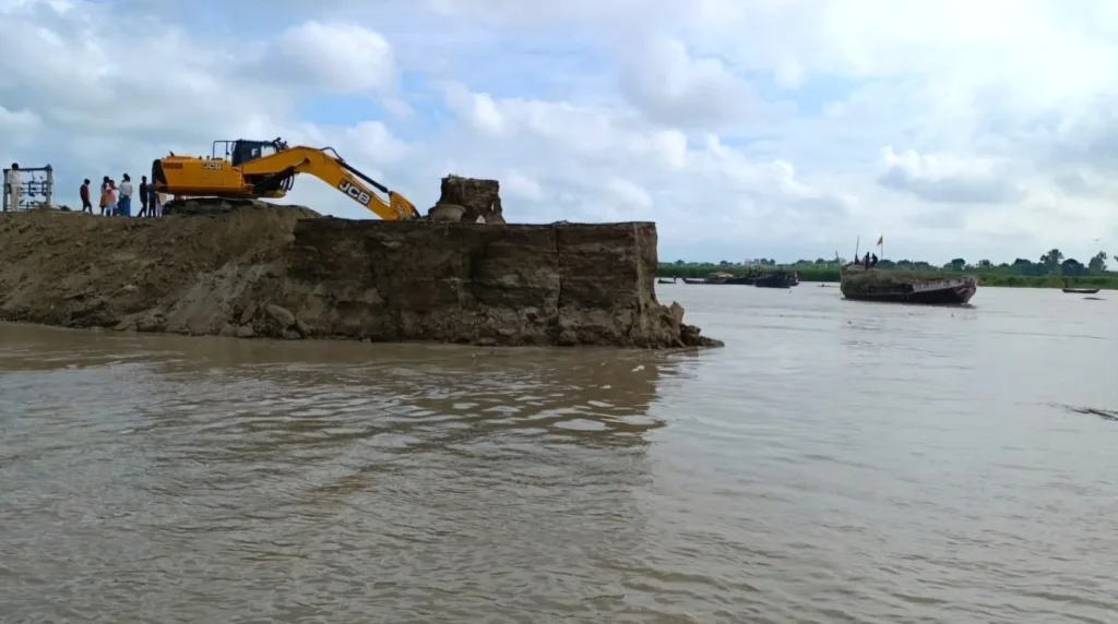 dam breaks in navgachia