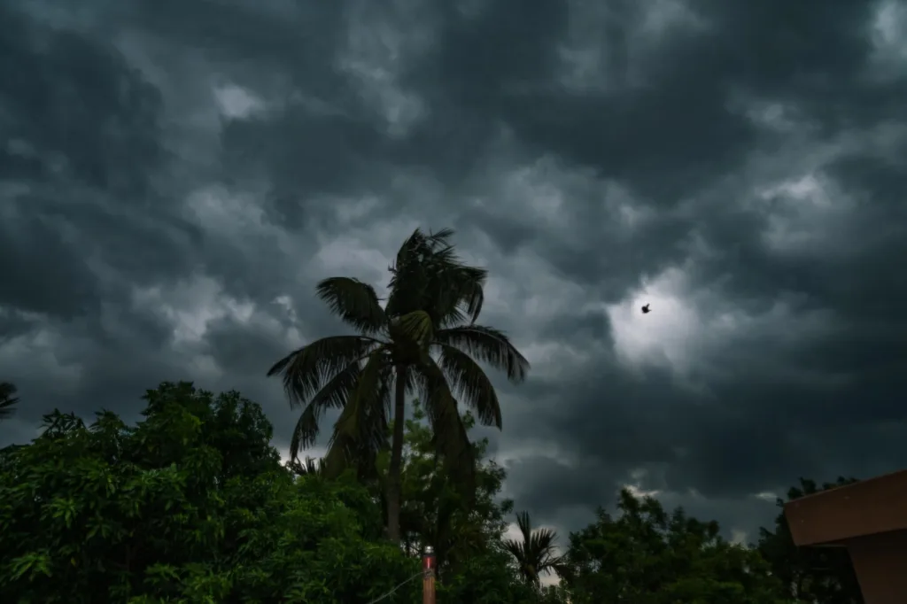 Cyclone weather rain cloud