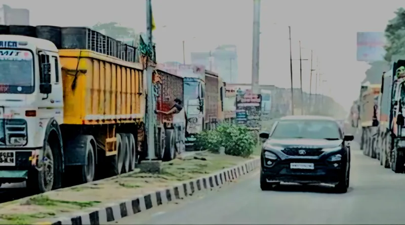 Traffic on Vikram shika setu